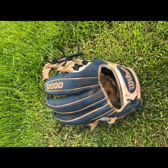 Wilson A2000 - Picture 2 of 3